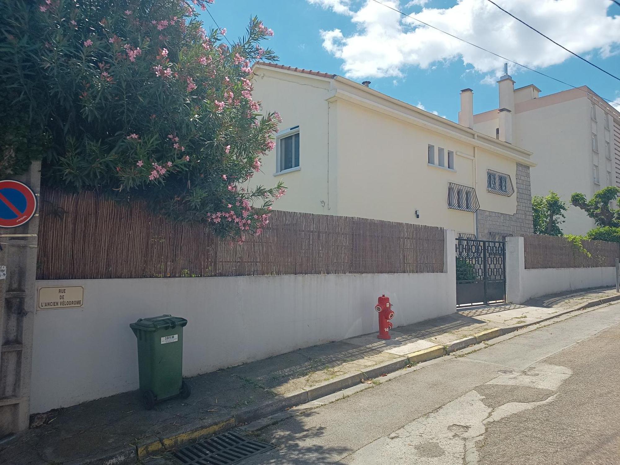 Grand Appartement, 2 Chambres Et Jardin Nîmes Kültér fotó